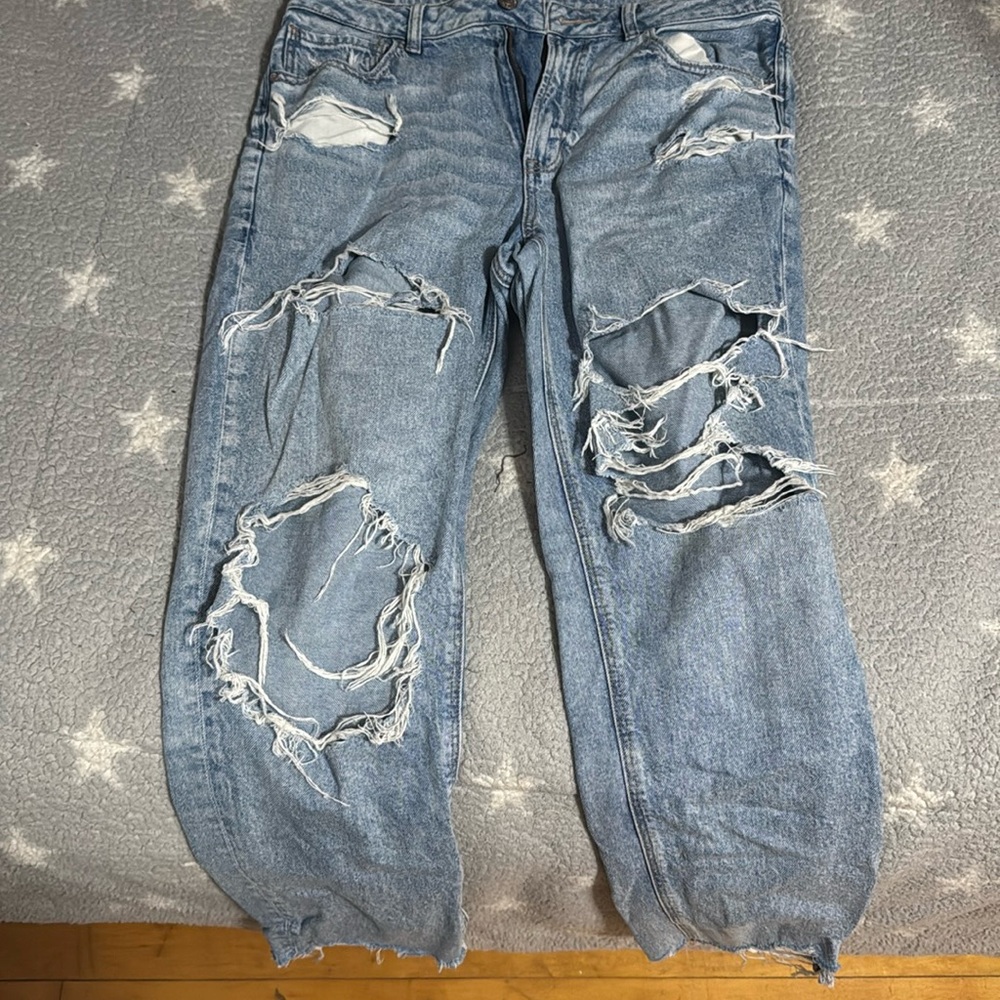 American eagle mom jeans